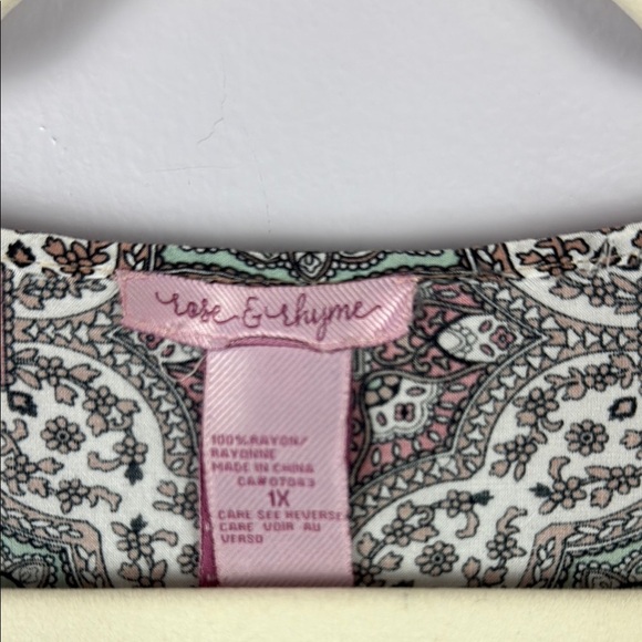 Rose & Rhyme Cream and Brown Patterned Relaxed Cap Sleeve Blouse Size 1X - Picture 3 of 9